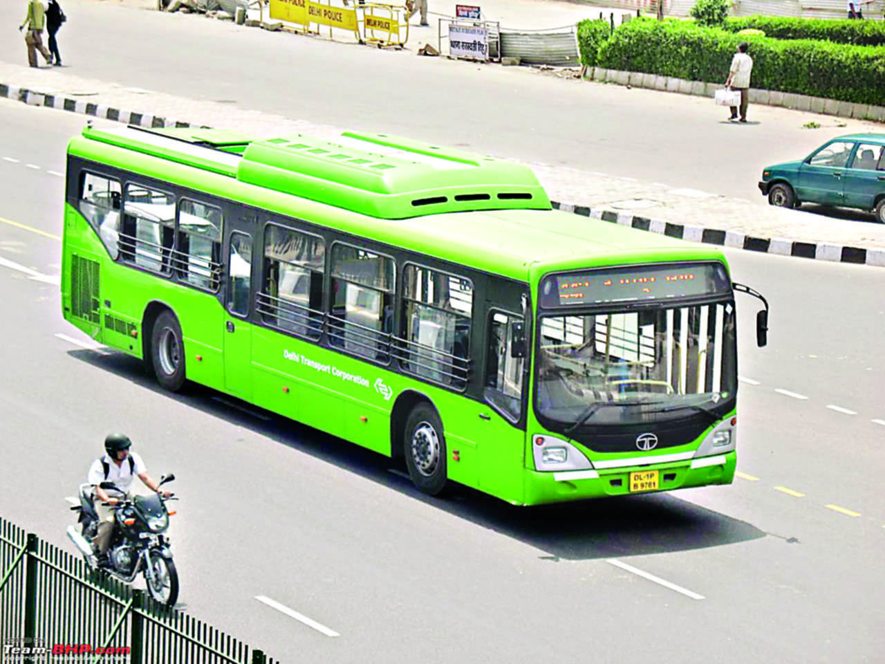 tourist bus service in faridabad