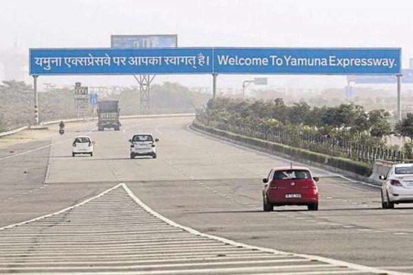 Centre to open India’s first green corridor of Yamuna Expressway for public Yamuna Expressway