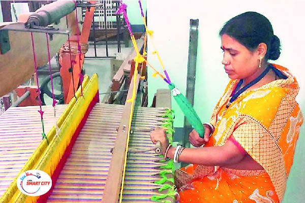 UP Govt to Boost Employment Opportunities in Handloom Handloom